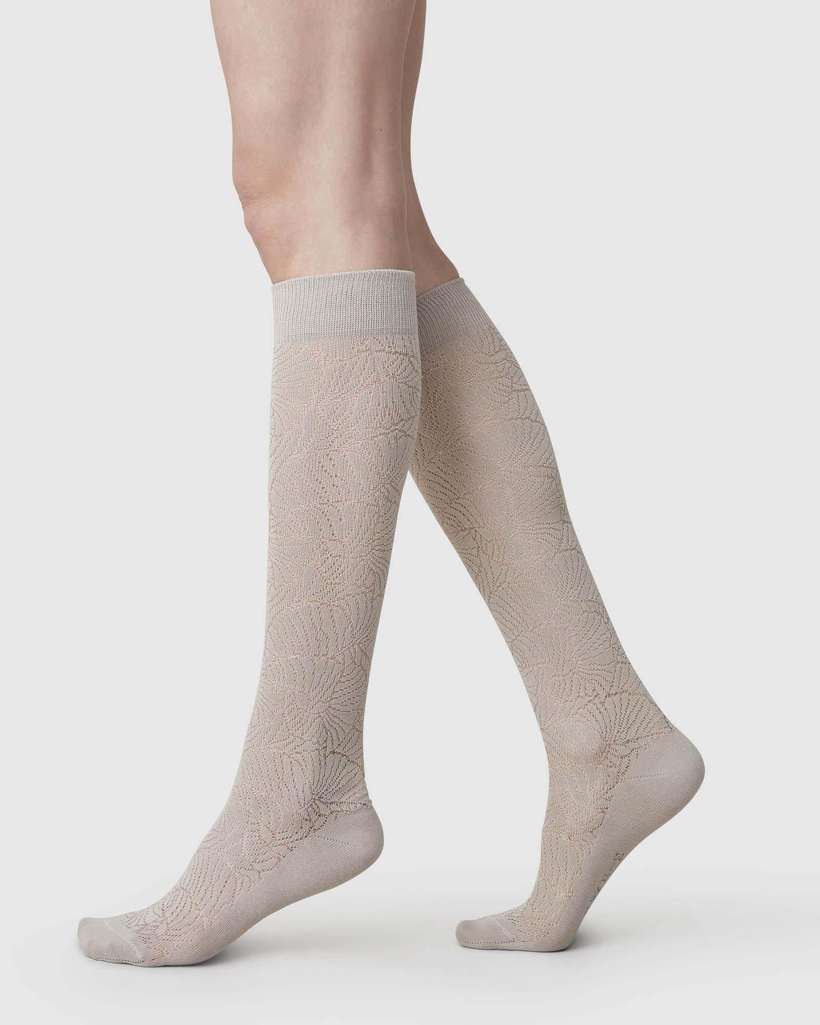 Alba Ginkgo Tights Wine  Buy now - Swedish Stockings