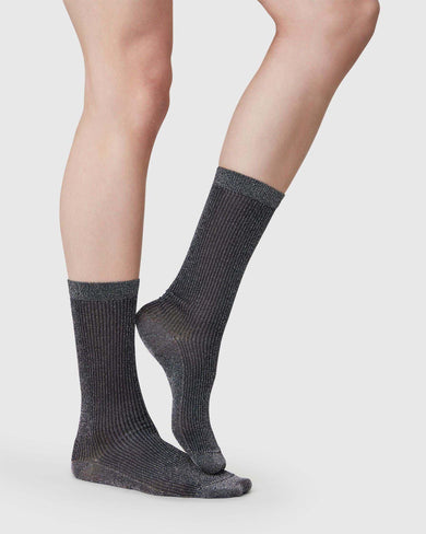 182030001-magda-shimmery-rib-socks-black-swedish-stockings-2