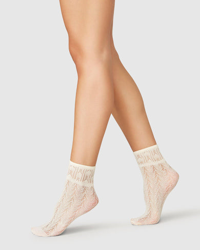 182033901-erica-crochet-socks-ivory-swedish-stockings-1