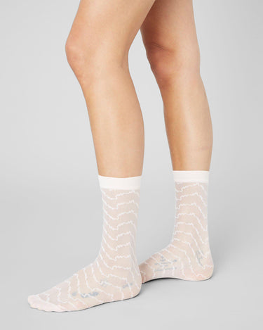 182034514-mila-ruffle-socks-cloud-pink-swedish-stockings-1