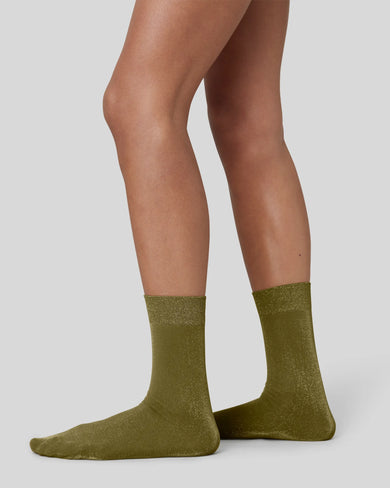 250210_21_BLANK_Ines_BLANK_Shimmery_BLANK_Socks_BLANK_Olive_BLANK_Green_416_BLANK_1