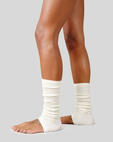 810002901-zoe-ribbed-leg-arm-warmer-ivory-swedish-stockings-1