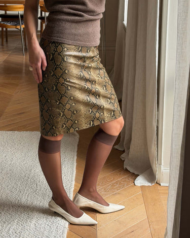 split banner rosa lace tights dark brown swedish stockings