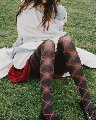 split-banner-franka-tights-dark-brown-1600x2000-3-web