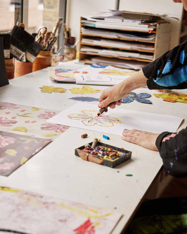 split banner helen bullock swedish stockings 2_d3495b18 ca36 4805 978f 5aa4c40bbef8