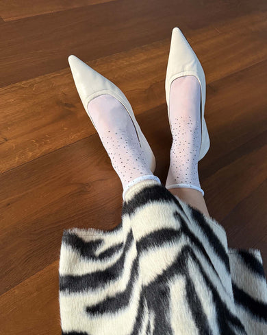 split-banner-pauline-socks-swedish-stockings-1