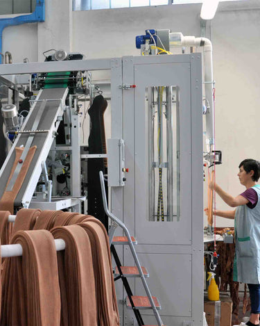 split banner production beige tights swedish stockings