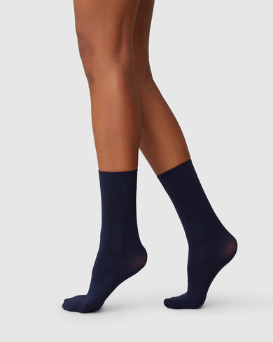 181001200-ingrid-ankle-sock-navy-swedish-stockings-1