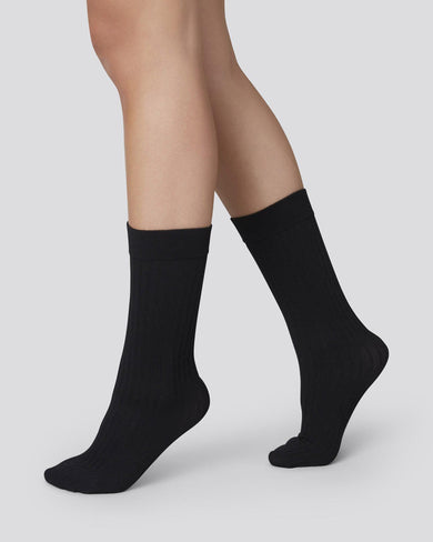 182012001-Signe-bio-cotton-socks-black-swedish-stockings-1
