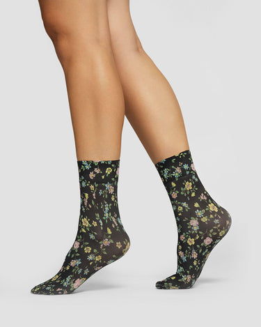 182020001-ada-flower-socks-black-swedish-stockings