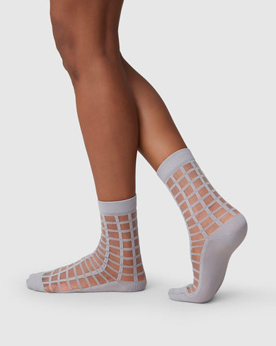 191010008-alicia-grid-socks-stone-swedish-stockings-2