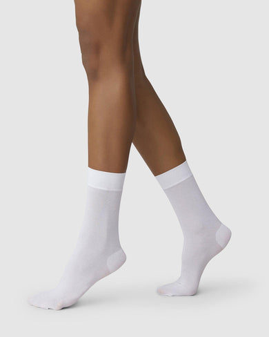 191012900-thea-cotton-socks-white-swedish-stockings-1