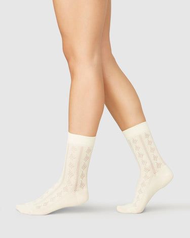 191021901-alva-kumiko-socks-ivory-swedish-stockings-1